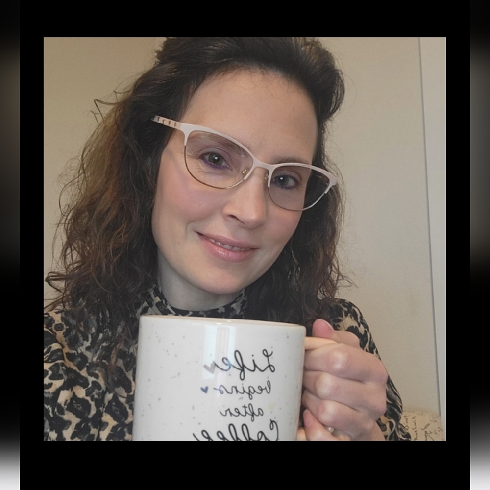 💕  Meet your Posher: Valerie 💕 - Picture 6 of 16